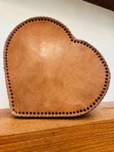 Load image into Gallery viewer, Corazon Cow Purse
