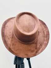 Load image into Gallery viewer, Gallero Suede Hat