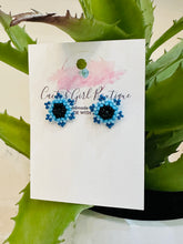 Load image into Gallery viewer, Florestrella Earrings