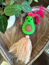 Load image into Gallery viewer, Avocadito Keychain