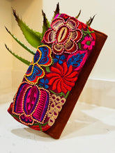Load image into Gallery viewer, Mirasol Suede Wallet