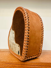 Load image into Gallery viewer, Corazon Cow Purse