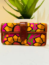 Load image into Gallery viewer, Girasol Leather Wallet