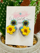Load image into Gallery viewer, Corazoncito Earring