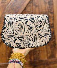 Load image into Gallery viewer, Rosa Crossbody Purse