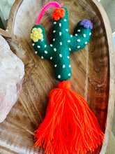 Load image into Gallery viewer, Cactus Keychain