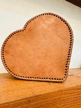 Load image into Gallery viewer, Corazon Cow Purse