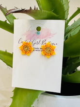 Load image into Gallery viewer, Florestrella Earrings