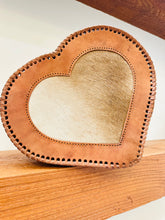 Load image into Gallery viewer, Corazon Cow Purse