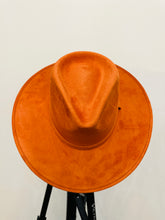 Load image into Gallery viewer, Metzli Suede Hat