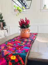 Load image into Gallery viewer, Abuelita Mantel - Table Runner