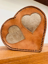 Load image into Gallery viewer, Corazon Cow Purse