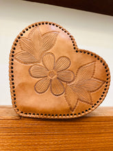 Load image into Gallery viewer, Corazon Cow Purse