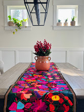 Load image into Gallery viewer, Abuelita Mantel - Table Runner