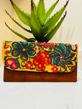 Load image into Gallery viewer, Mirasol Suede Wallet