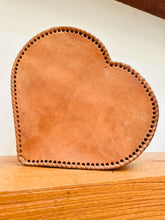 Load image into Gallery viewer, Corazon Cow Purse