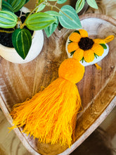 Load image into Gallery viewer, Sunflower Keychain