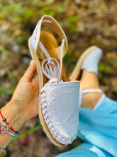 Load image into Gallery viewer, Alpargata Huarache - White