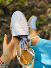 Load image into Gallery viewer, Alpargata Huarache - White