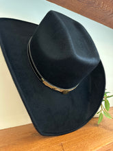 Load image into Gallery viewer, Martina Texana Suede