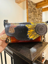 Load image into Gallery viewer, Tlayolotl Crossbody Purse
