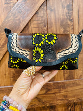 Load image into Gallery viewer, Tlayolotl Crossbody Purse