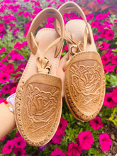 Load image into Gallery viewer, Alpargata Huarache - Tan