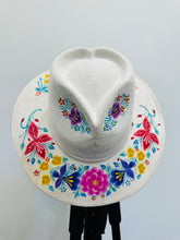 Load image into Gallery viewer, Corazoncito Paint Suede Hat