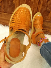 Load image into Gallery viewer, Andrea Huarache