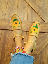 Load image into Gallery viewer, Girasol Huarache