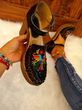 Load image into Gallery viewer, Otomi Block Heels