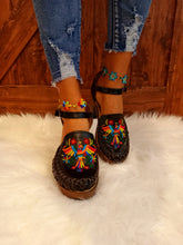 Load image into Gallery viewer, Otomi Block Heels