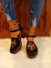 Load image into Gallery viewer, Otomi Block Heels