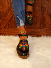 Load image into Gallery viewer, Otomi Block Heels