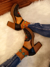 Load image into Gallery viewer, Otomi Block Heels