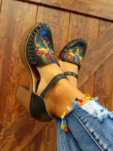Load image into Gallery viewer, Otomi Block Heels