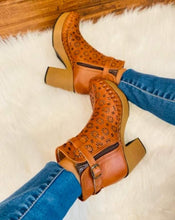 Load image into Gallery viewer, Xochilt Boot - Tan