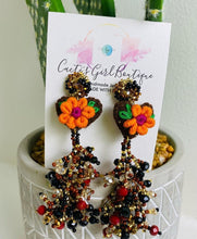 Load image into Gallery viewer, Love Earring