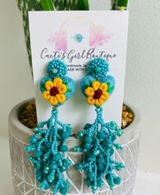 Load image into Gallery viewer, Love Earring