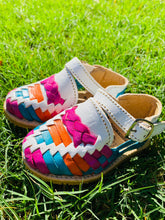 Load image into Gallery viewer, Multicolor Huarache Girl - White