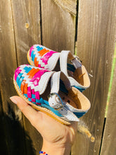Load image into Gallery viewer, Multicolor Huarache Girl - White