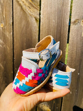 Load image into Gallery viewer, Multicolor Huarache Girl - White