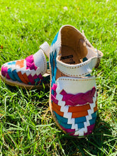 Load image into Gallery viewer, Multicolor Huarache Girl - White