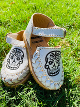 Load image into Gallery viewer, Calavera Huarache Girl - White