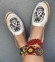 Load image into Gallery viewer, Calavera Huarache - White
