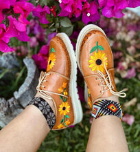 Load image into Gallery viewer, Sunflower Loafers - Tan