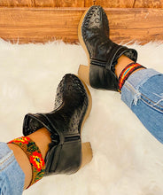 Load image into Gallery viewer, Xochilt Boot - Black