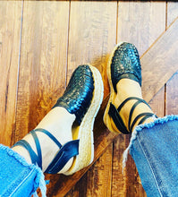Load image into Gallery viewer, Carmen Huarache Wedges Black