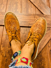 Load image into Gallery viewer, Adelita Loafers - Tan