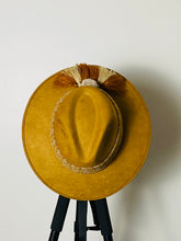 Load image into Gallery viewer, Cholulo Suede Hat